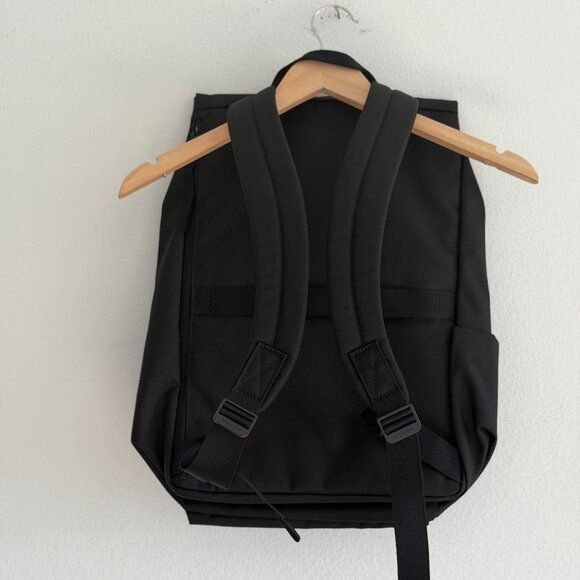 Everlane The Renew Transit Backpack in Black main image 4